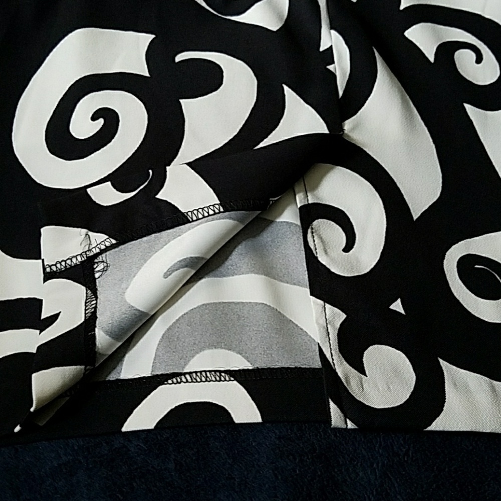 Alyx Black and White Sleeveless Cocktail Mini Dress - Picture 3 of 3